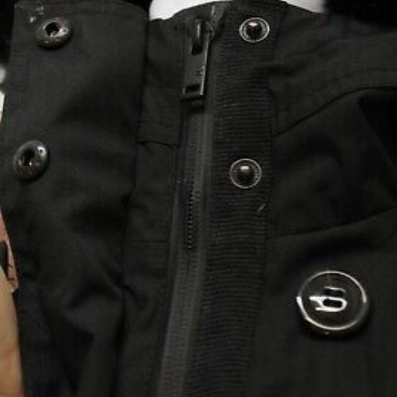 UGG Adirondack 3 in 1 Waterproof Down Parka. Women's Size Medium, Black - Picture 7 of 14